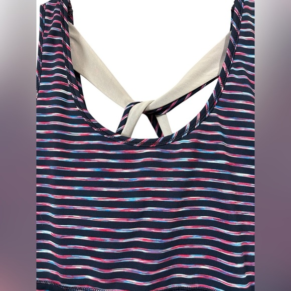 LolΓ«, Tank Top Cross Strap, Medium, Navy, Blue, Pink πββοΈββ‘οΈ - Picture 3 of 9